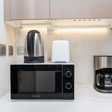 Escape24 Stylish Studio Azizi Riviera 8 Meydan One ดูไบ ภายนอก รูปภาพ