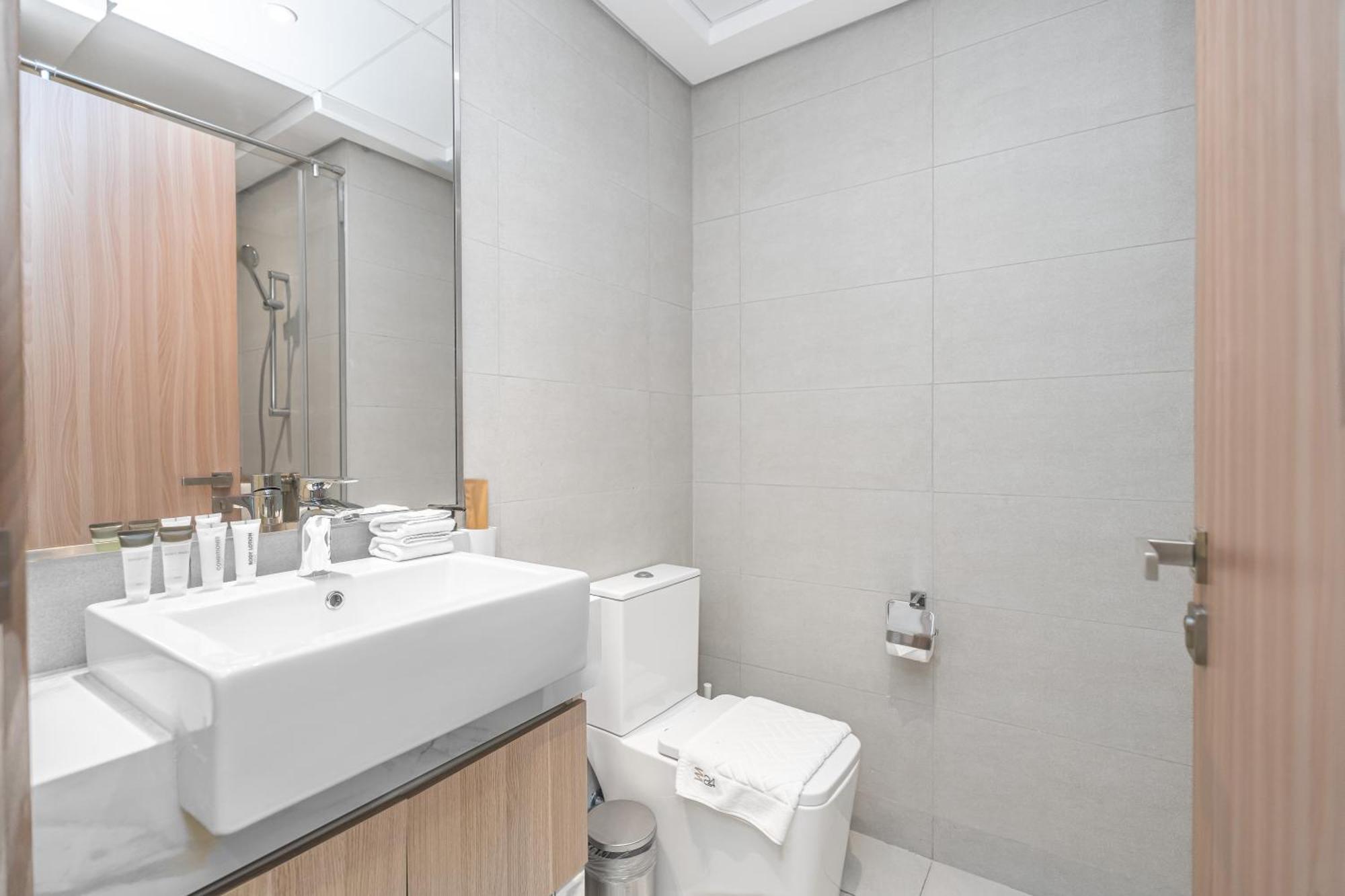 Escape24 Stylish Studio Azizi Riviera 8 Meydan One ดูไบ ภายนอก รูปภาพ